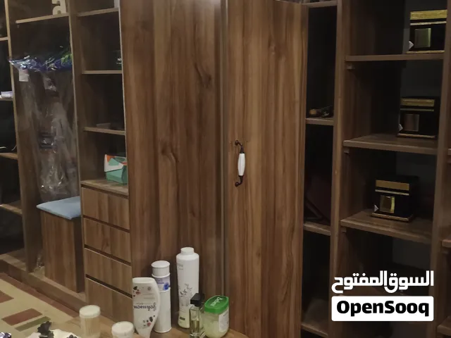 دولاب كبير وتسريحه ودروج