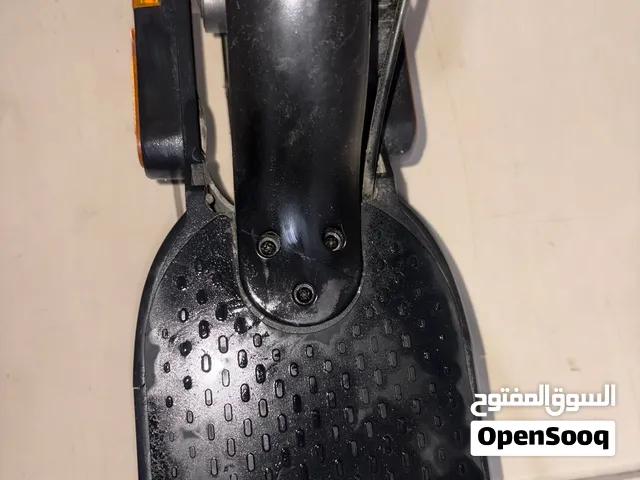 سكوتر كهربائي استعمال اقل من شهر بحاله جيده و السعر 50 دينار كويتي