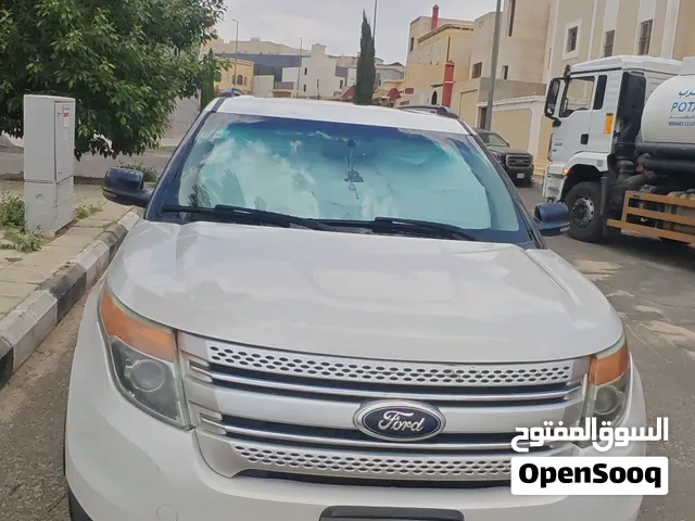أكسبلور 2013 XLT نظيف للبيع أو للبدل المناسب بسيارة صغيرة