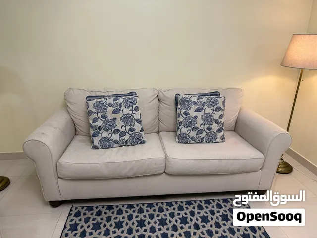 كنب للبيع بحالة جيده من محل ( ميداس )