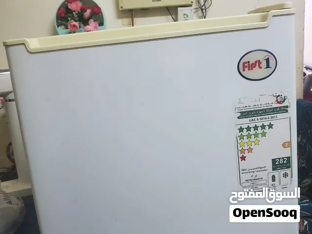 Small Fridge good in Alain