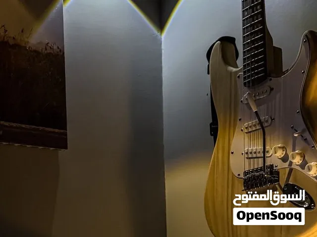 جيتار كهربائي Custom نظيف للبيع
