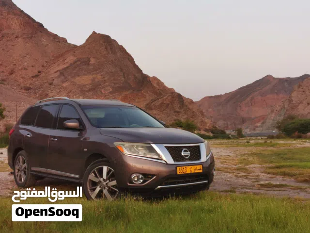 Nissan pathfinder SV
