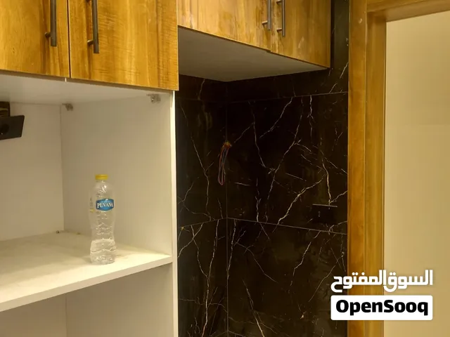 شقه للبيع شارع الحجاز خطوات من شارع لبنان الرئيسي مساحة 235 برج سكني حديث والشقه اول ساكن تشطيب التر