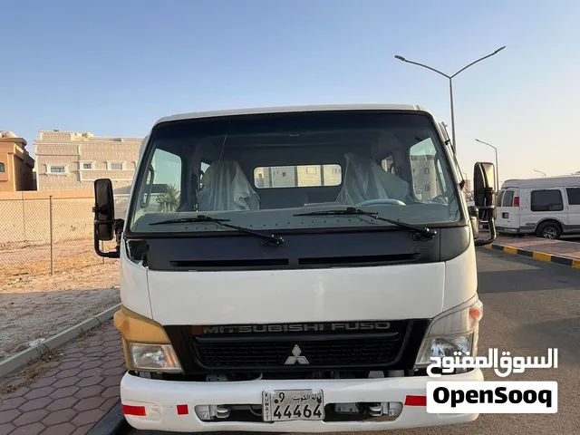 للبيع هاف لوري أربع ابوب النوع ديزل تأمينه سنه حاله طيبه