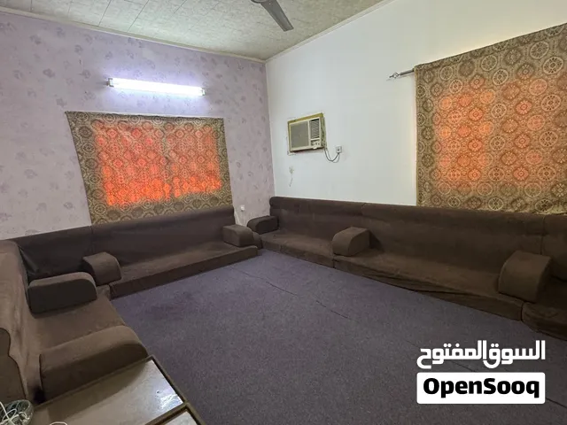 جلسه للمجلس بحاله ممتازه جدا مستعمل كم من شهور
