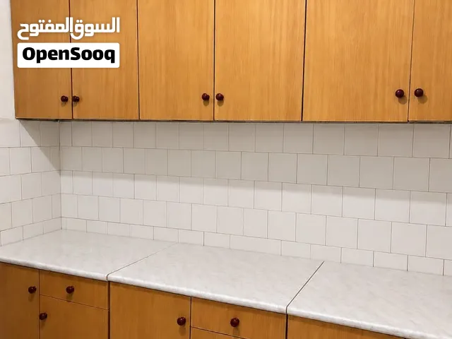 دولاب مطبخ ايطالي استعمال بسيط بحالة جيدة