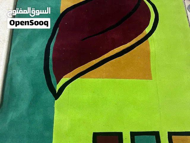 فرش شبه جديد استعمال لمده لا تقل عن شهر