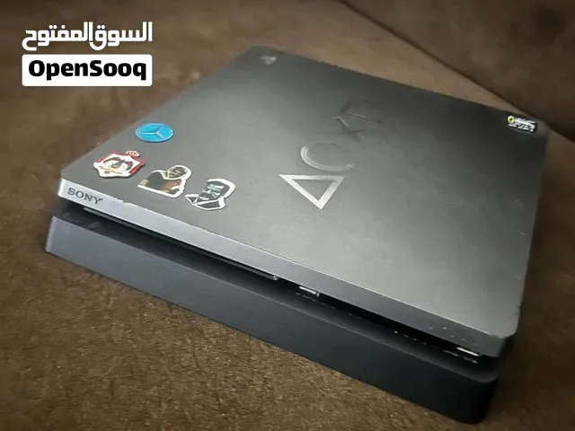 PS4 Slim  مساحة التخزين 800 GB  ومعاه ثلاث سيديات