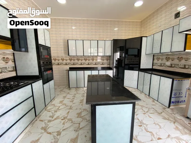 فنين وحرفين في صناعه المطابخ المنيوم + خشب + دريسنج روم