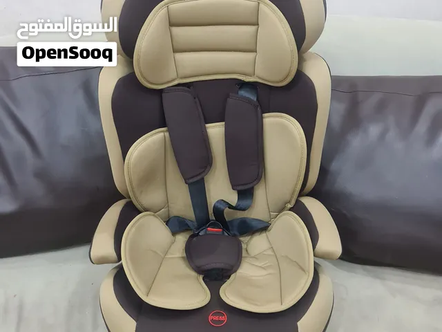 كرسي أطفال مخصص للسيارة وماشابه