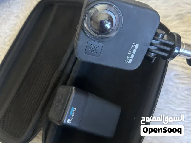 كاميرا GoPro max 360 مع شنته وبطاريتين وشاحن وقاعدة تثبيت