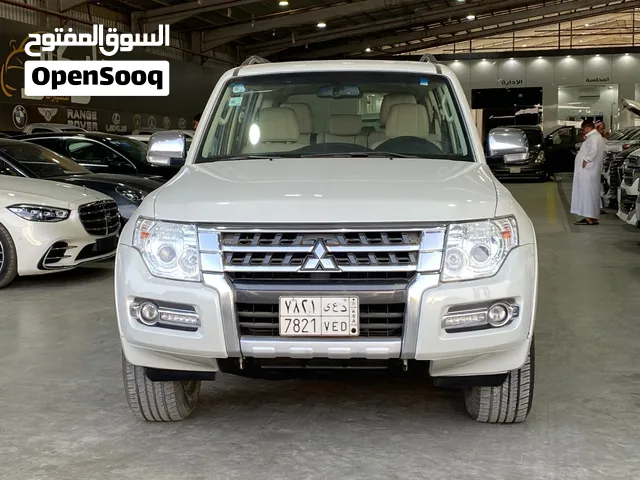 ميتسوبيشي باجيرو لون ابيض موديل 2019 للبيع