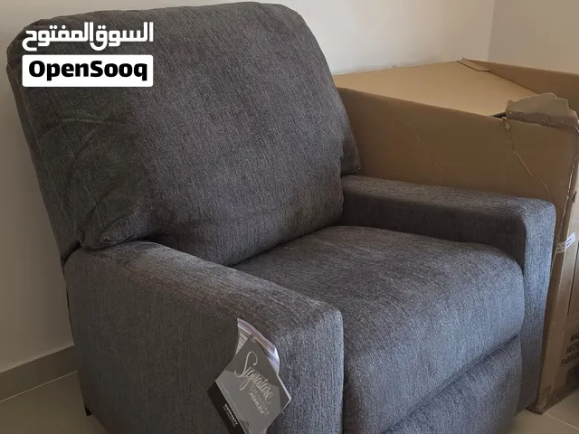 كرسي اشلي جديد غير مستخدم بفتح وبتسكر