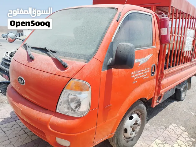 كيا شاحنة غاز  استخدام قليل في لغاز  مصبوغه وجاهزه  سياره فيها عطل وحالين في لجراج