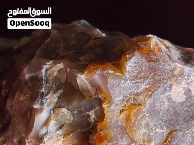 � للبيع أحجار كريمة أصلية من جبال عُمان
