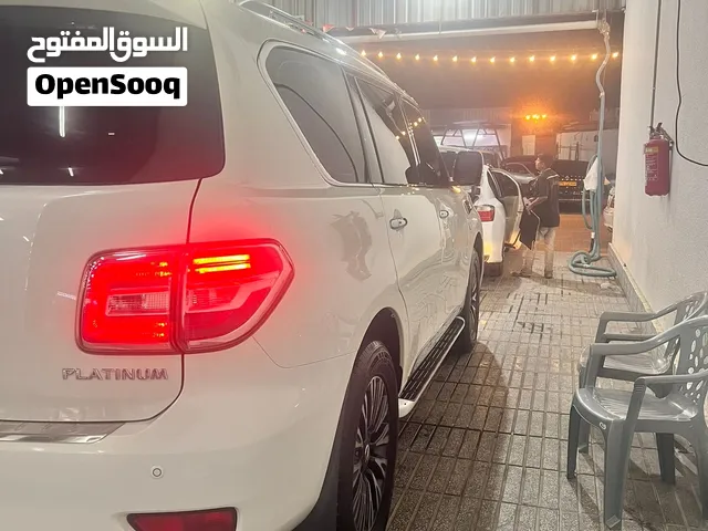 نيسان بلاتينيوم 2014 المكينه الصغيره فول مواصفات خمسً كيمرات الموتر قمه ف النظافه تعال وافحص ع راحتك