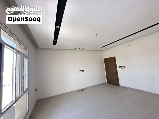شقق سكنيه للبيع خلف فيلا بتشطيبات راقيه قريبه من ممشى الجديد وقريب من الخدمات متوفر الارضي بمدخل خاص