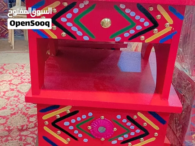 طاولة تراثية نجدية فاخرة متعددة الاستخدامات –   30× 30 تصميم يدوي بألوان تراثية أصيلة