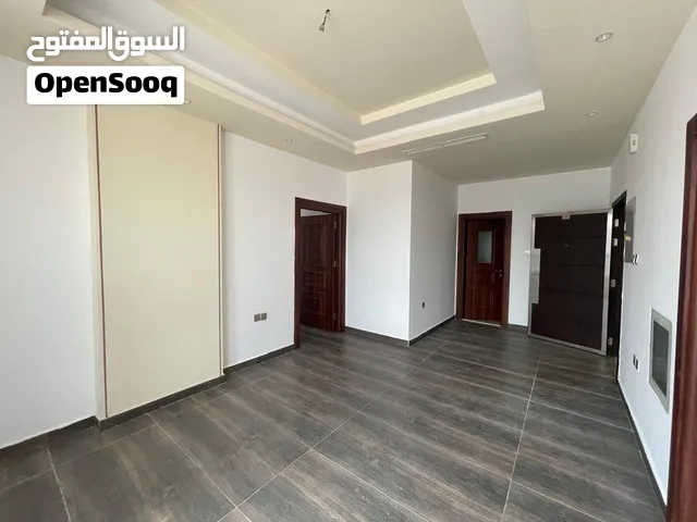 بنايه بالجرف 3 عمر البنايه سنتين المساحه6750 قدم أرضي +4طوابق عدد 4ستوديو عدد4غرفه وصاله عدد16غرفتين