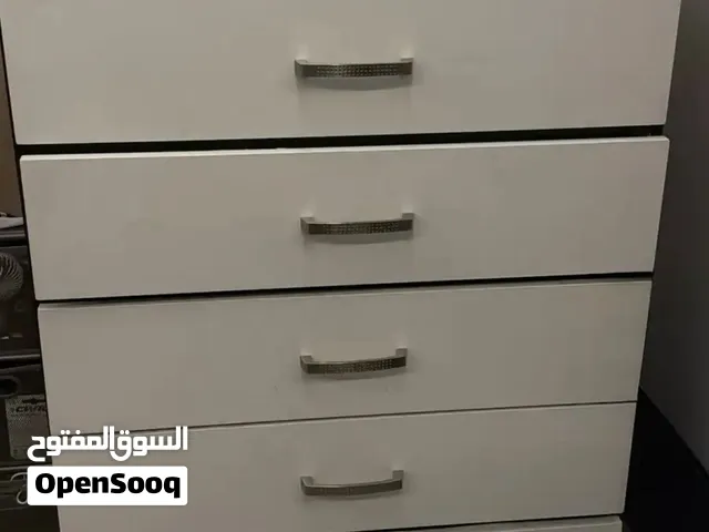 شوفنيرة تخزين ابيض واسود