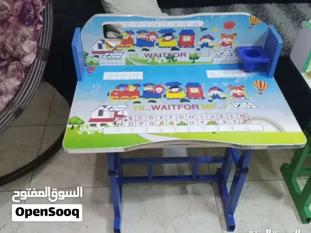 مكاتب للدراسة عدد 2 + بسكليت اطفال عدد 2