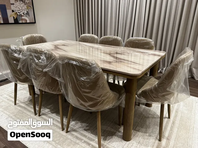 طاولة طعام
