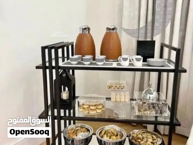 طاولة بـ 20 بدون جامة مع جامة بـ 25 ريال بدون توصيل