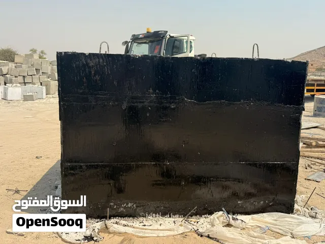 مناهل وقواعد وحواجز ومصدات خرسانيه بجميع اشكالها