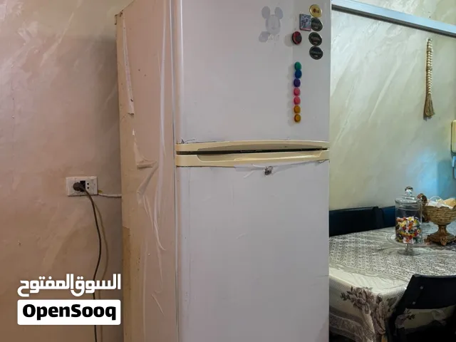 تلاجه للبيع بسعر مغري