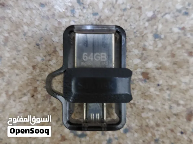 إقرأ الوصف فلاش USB للكمبيوتر و الجوال 64 جيجا بت مع صور الألعاب الموجودة في الفلاش .
