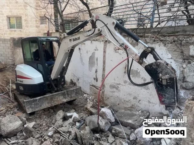 حفارات جك همر وجرافات بيبي للإيجار