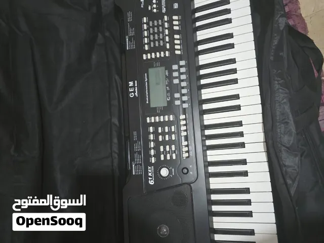 كيبورد GEM LP6110E احترافي مع الحقيبة الأصلية – حالة ممتازة