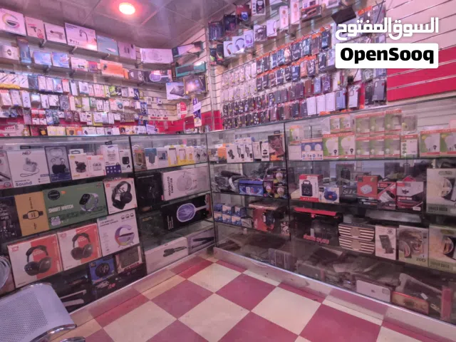 محل إلكترونيات للبيع