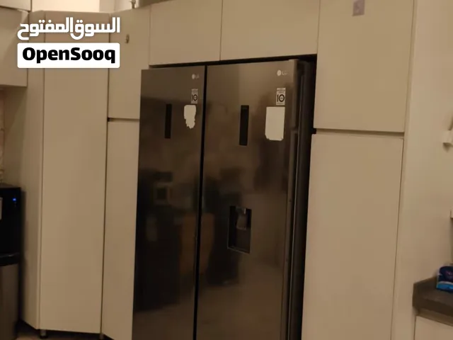كاونتر للبيع من الجهتين 4 متر ومن الجهتين الثانيه 2 ونص متر للسقف سعره 4 ملايين وبيه مجال