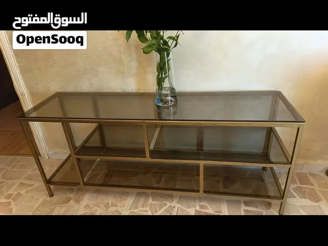 طاولة تلفزيون