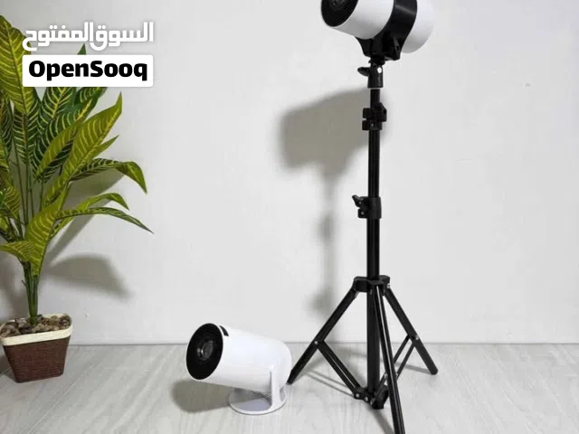 بروجكتر مع ستاند هديه 49دينار بتشبكها ع التلفون واي فاي او بلوثوت وفيها مداخل hdmi و usb اندوريد 11