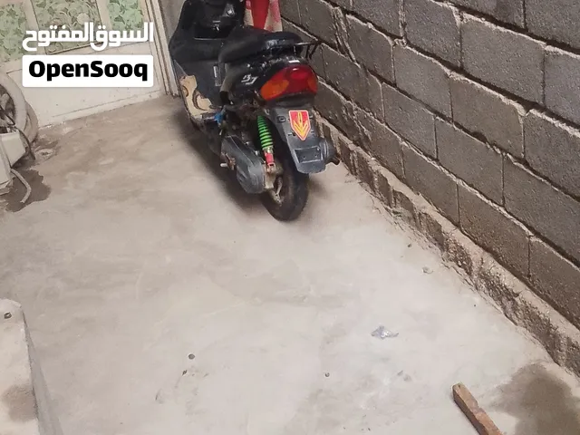 السلام عليكم دراجه تسع زروف للبيع دراجه نقصها بس لايت كل شي شغال بيها سعرها 200 قفل