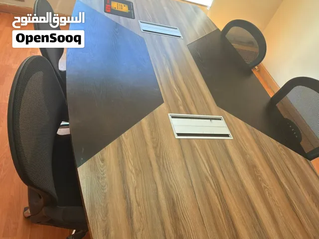طاولة اجتماعات للبيع