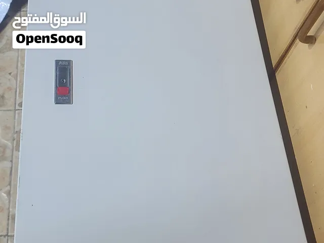 صندوق كهربائي داخل منزل