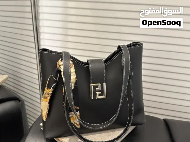 توت باك كيوت  جودة عالية وموديل عصري نازك  الحجم: الارتفاع: 27 سم العرض: 39 سم العمق: 14 سم مناسب