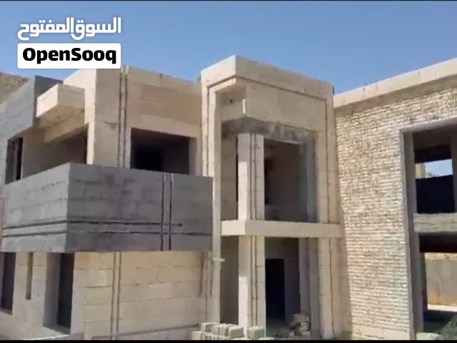 فيلا مميزة في السرو للبيع تحت التشطيب تنازل فوري