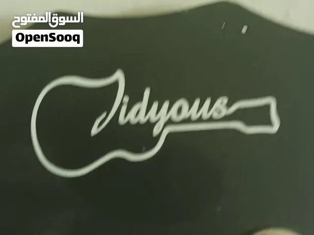 قيتار مستعمل