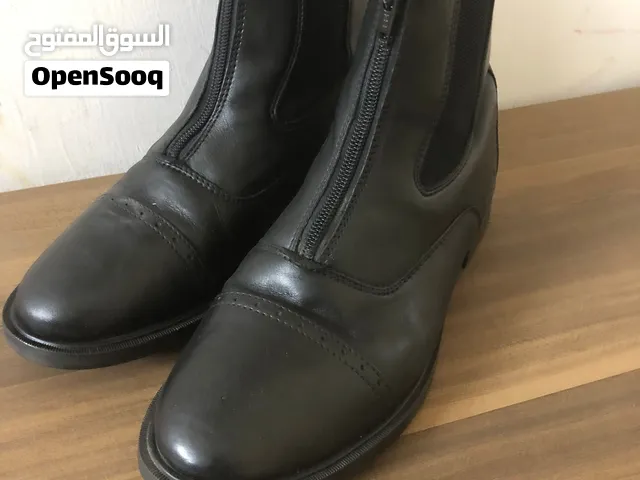 أحذية براندات عالمية بحال الجديد نمره 40 للبيع