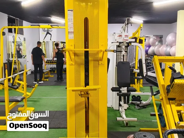 نادي كامل متكامل للبيع غير محتاج برغي واحد بسعر حرق