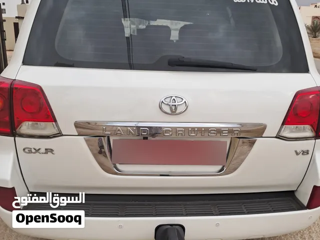 سيارة تويوتا لاندكروزر موديل 2014GX للبيع