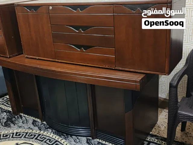 مكتب خشب مع وحدة أدراج وملحقاته –  جديد