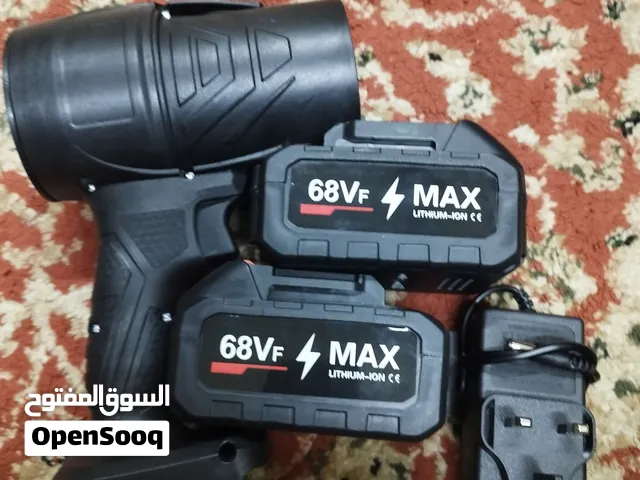 للبيع هوا قوي معه اثنان بطاريات و شاحن