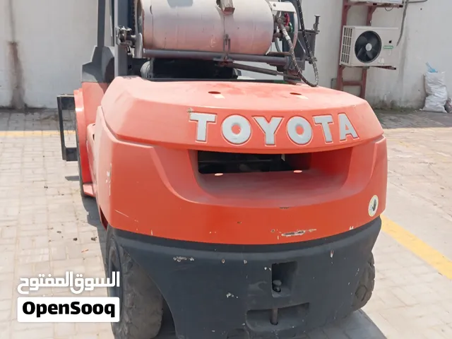 رافعة تويوتا للبيع