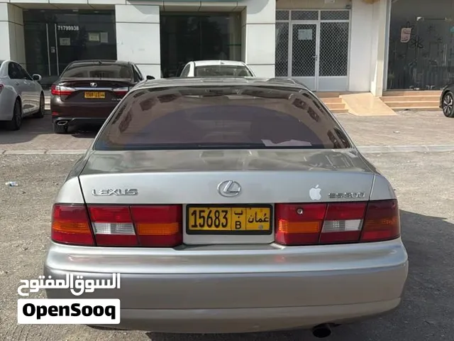 لكسزز Es300